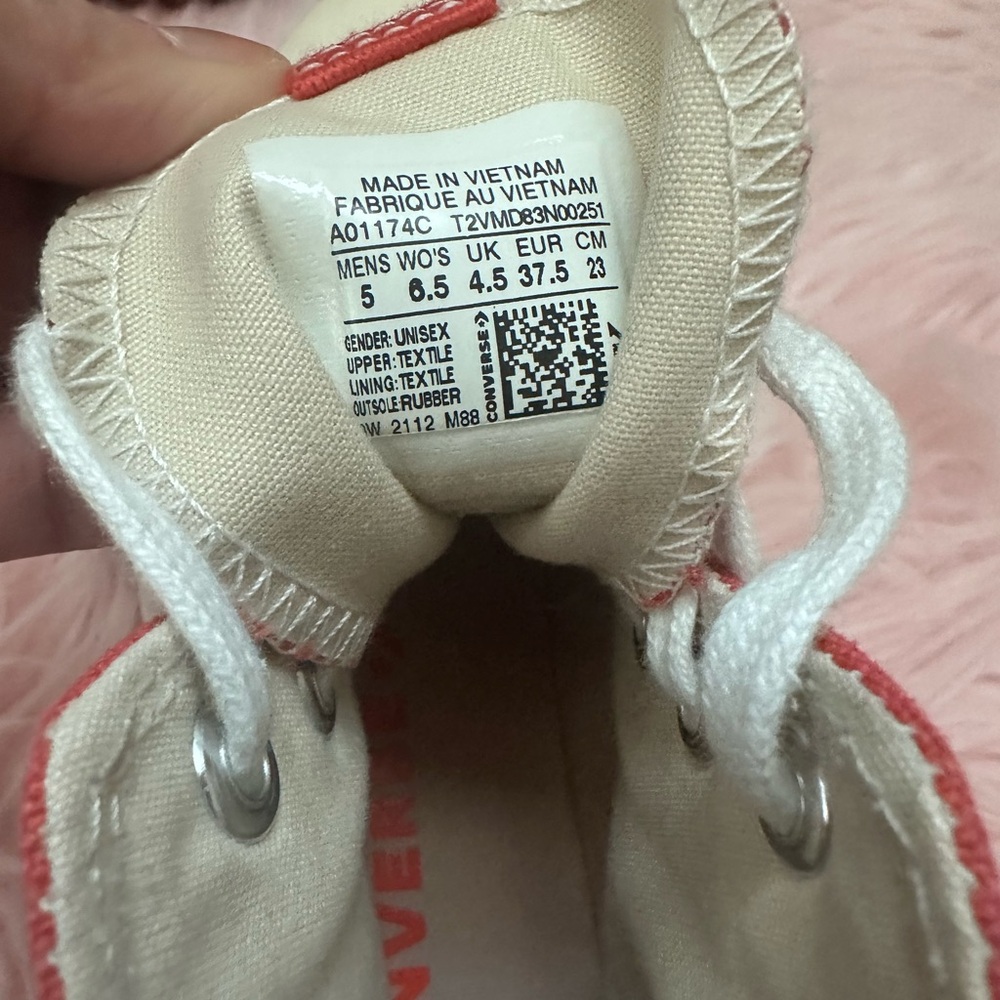 Converse women  Red and White High-Top Sneakers - Picture 4 of 6